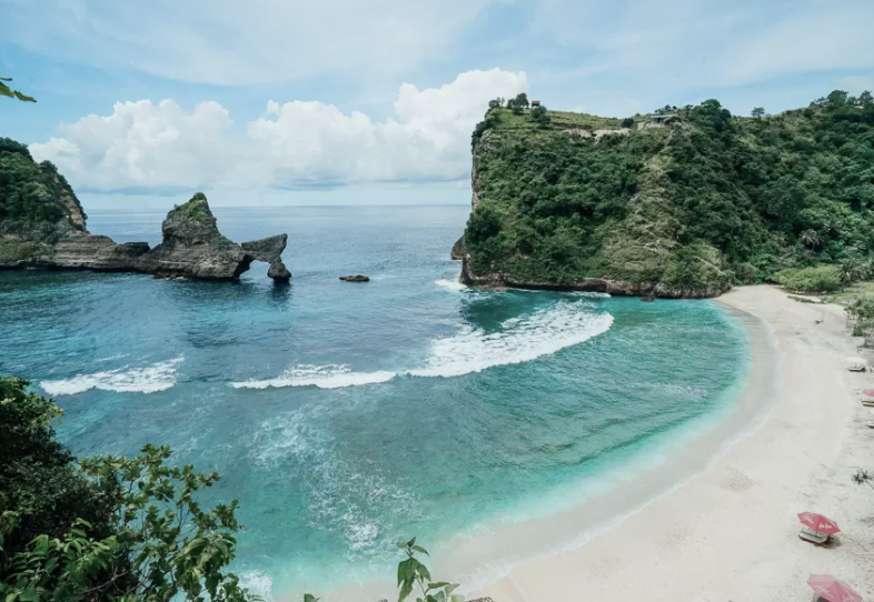 Bukit atuh nusa penida geology